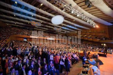 Evenimentul s-a desfășurat la Sala Palatului, în prezența a peste 7.000 de democrat-liberali din toată țara