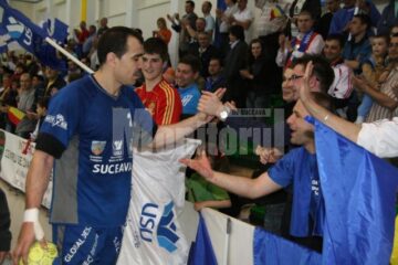 Bibirig a salutat publicul la final