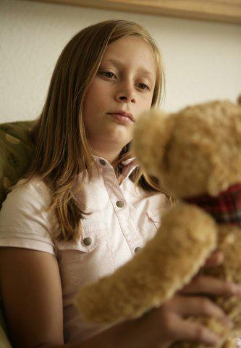 În lipsa comunicării, copilul va fi tot mai înstrăinat de propria familie. Foto: FACE TO FACE În lipsa comunicării, copilul va fi tot mai înstrăinat de propria familie. Foto: FACE TO FACE
