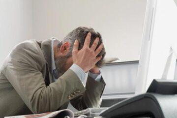 Bărbații recunosc că se gândesc aproape tot timpul la serviciu și la bani. Foto: ZEFA