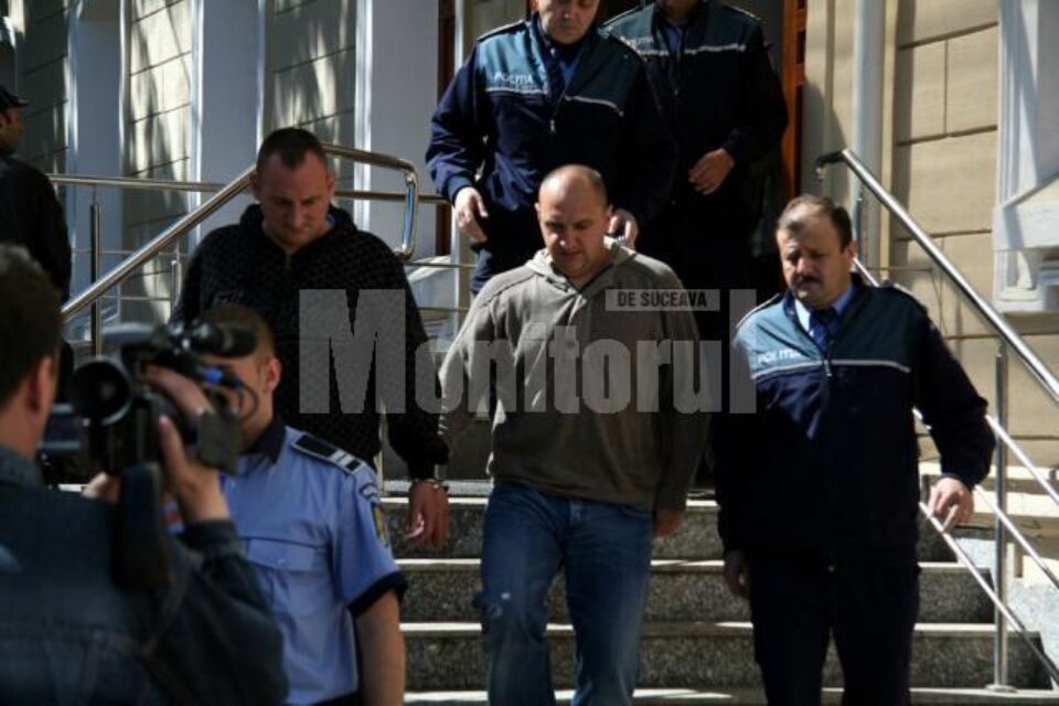 Constantin Lucian Costea (stânga) și Ioan Pitic (dreapta) Constantin Lucian Costea (stânga) și Ioan Pitic (dreapta)