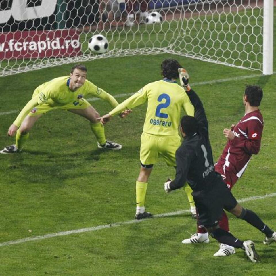 Steaua și Rapid se bat pentru un loc sub soarele Europei