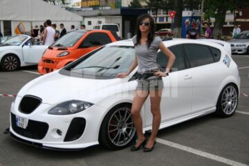 Eveniment: Expoziție de mașini tunate în parcare la Shopping City Suceava