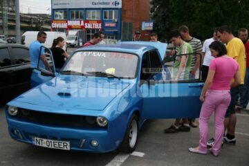 Eveniment: Expoziție de mașini tunate în parcare la Shopping City Suceava