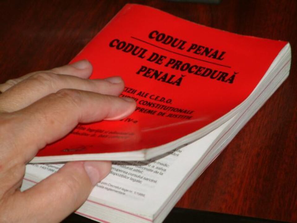 Guvernul își va asuma răspunderea în fața Parlamentului pe Codurile Penal și Civil în iunie. Foto: MEDIAFAX