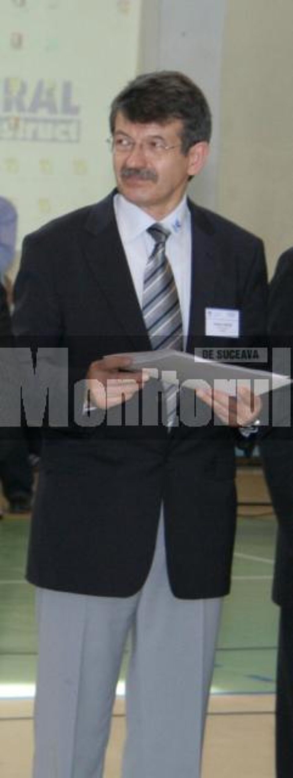 Adrian Graur îi va premia pe handbaliștii suceveni Adrian Graur îi va premia pe handbaliștii suceveni