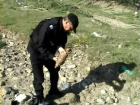 Echipa pirotehnică a identificat și ridicat o bombă explozivă de aruncător calibrul 82 milimetri