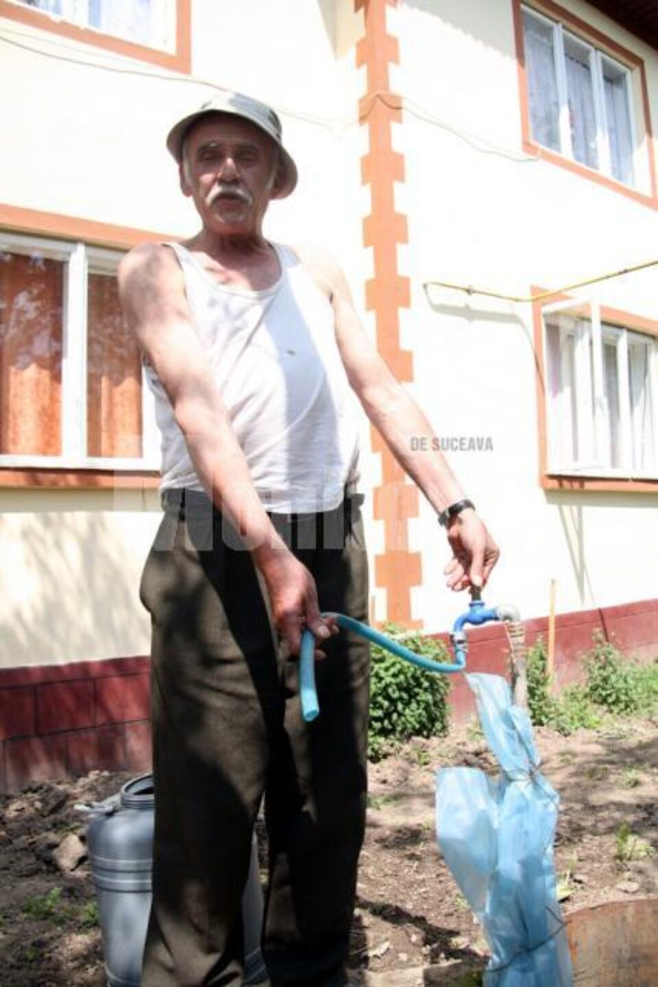 De cateva zile, la robinetul din gospodaria familiei Coca nu mai curge apa potabila