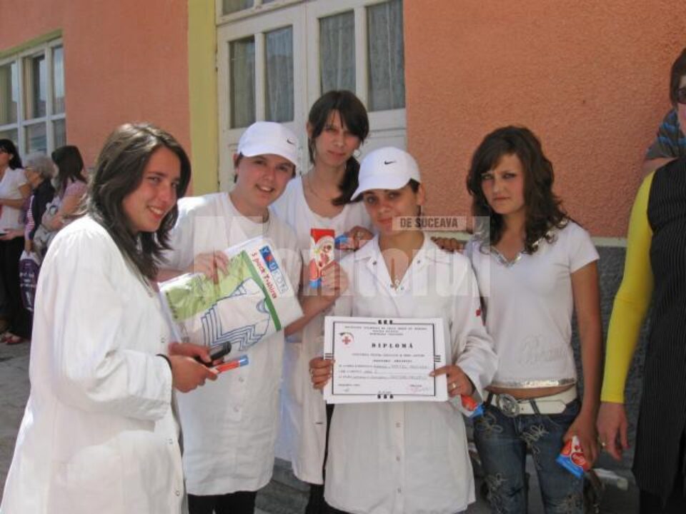 Educație: Copiii din Fălticeni, câștigători la „Sanitarii pricepuți”