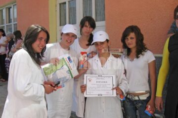 Educație: Copiii din Fălticeni, câștigători la „Sanitarii pricepuți”