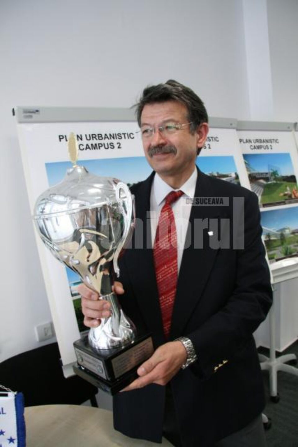 Adrian Graur vrea ca trofeul să rămână la Suceava și după meciul de duminică Adrian Graur vrea ca trofeul să rămână la Suceava și după meciul de duminică