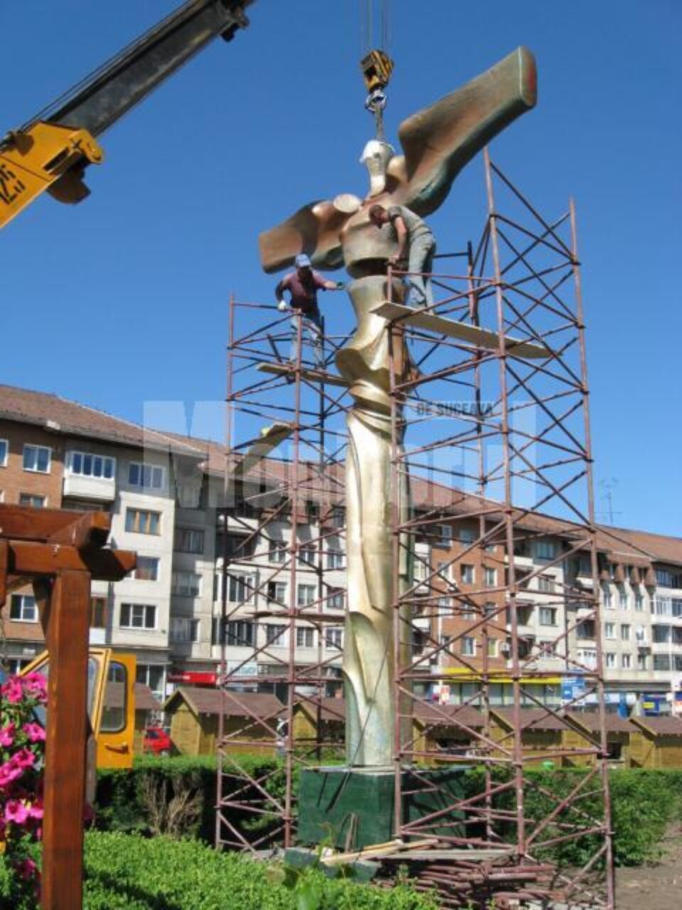 Bucovina înaripată se înalță spre cer