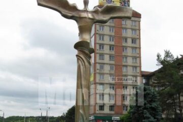 „Bucovina înaripată” a fost dezvelită și sfințită în centrul Sucevei