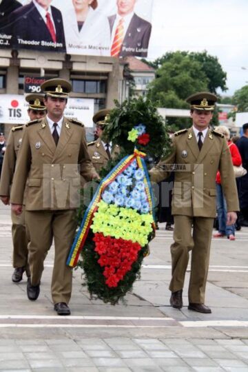 Festivitate: „Bucovina înaripată” a fost dezvelită și sfințită în centrul Sucevei