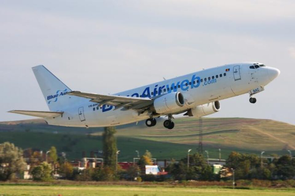 Blue Air va opera curse de pe Aeroportul „Ștefan cel Mare” din Salcea. Foto: flightstory.net