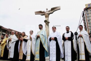 Festivitate: „Bucovina înaripată” a fost dezvelită și sfințită în centrul Sucevei