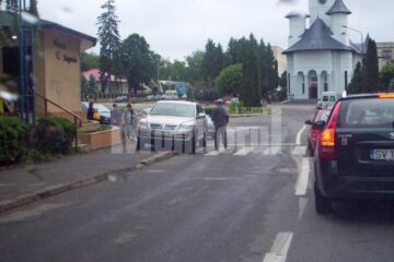 Tupeu: Elevii și parcarea