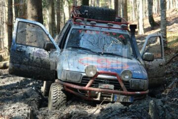 „La off-road, prima regula e să nu te aventurezi niciodată prin pădure singur”
