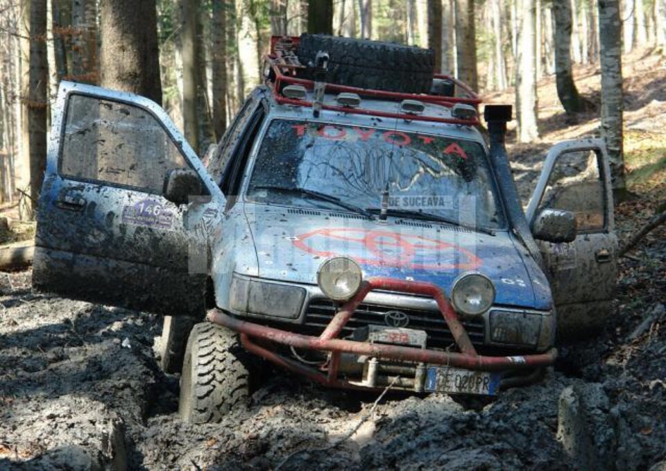 „La off-road, prima regula e să nu te aventurezi niciodată prin pădure singur”