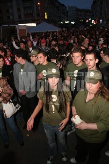 Vizită: EBA s-a întâlnit cu tinerii suceveni și a dat sfaturi politice pentru partidele din România