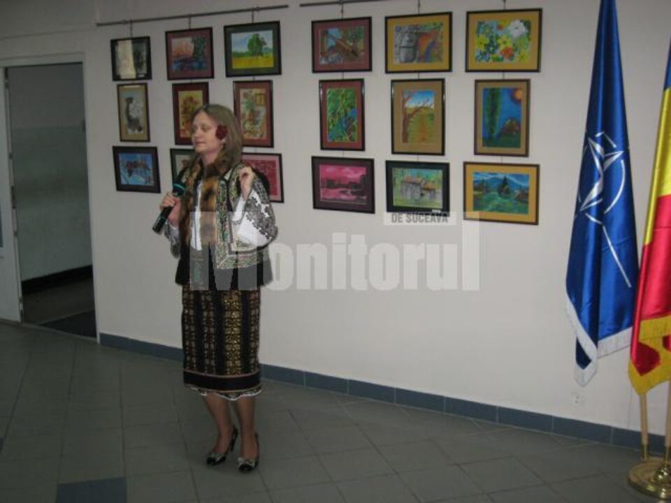 De Ziua Copilului: Expoziție de pictură și muzică populară, în holul poliției