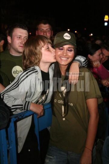 Vizită: EBA s-a întâlnit cu tinerii suceveni și a dat sfaturi politice pentru partidele din România