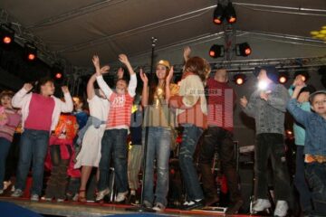 Vizită: EBA s-a întâlnit cu tinerii suceveni și a dat sfaturi politice pentru partidele din România