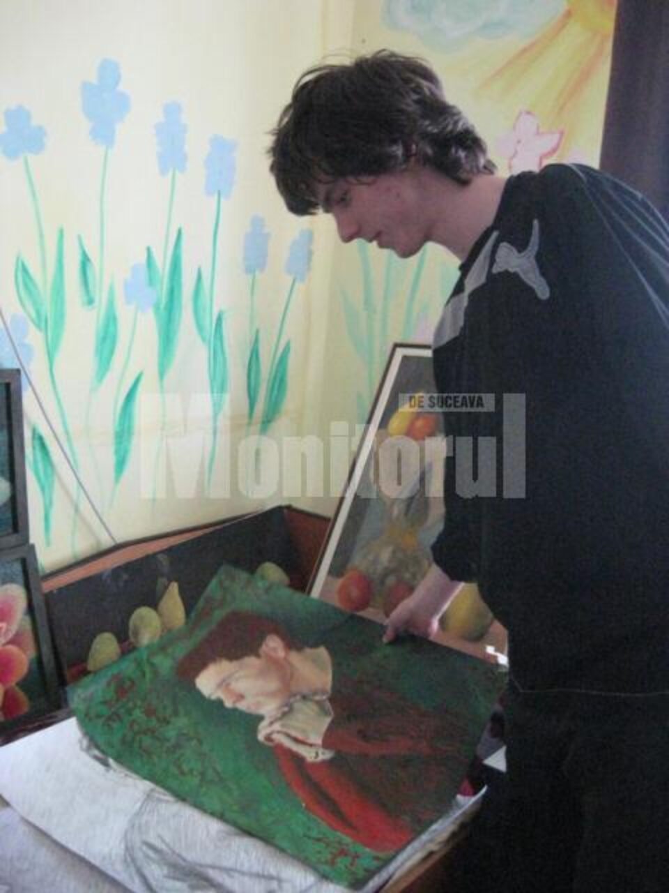 Andrei Elvis Agheorghiesei arătându-ne un autoportret