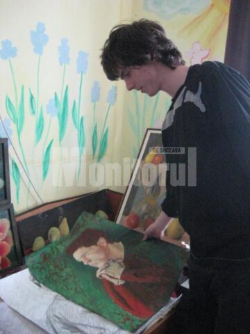 Andrei Elvis Agheorghiesei arătându-ne un autoportret