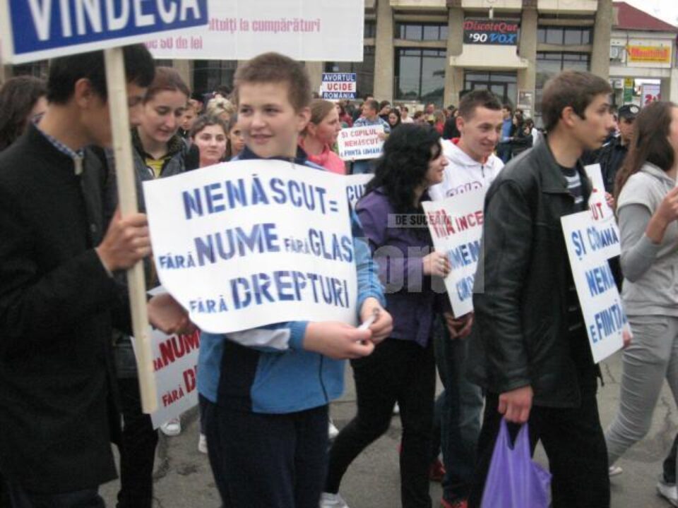 Participanții la marș au dorit să tragă un semnal de alarmă cu privire la numărul mare de avorturi Participanții la marș au dorit să tragă un semnal de alarmă cu privire la numărul mare de avorturi