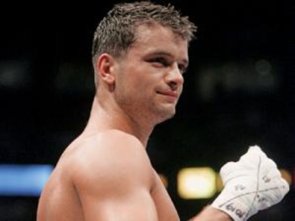 Jo Jo Dan luptă să-și apere centura mondială