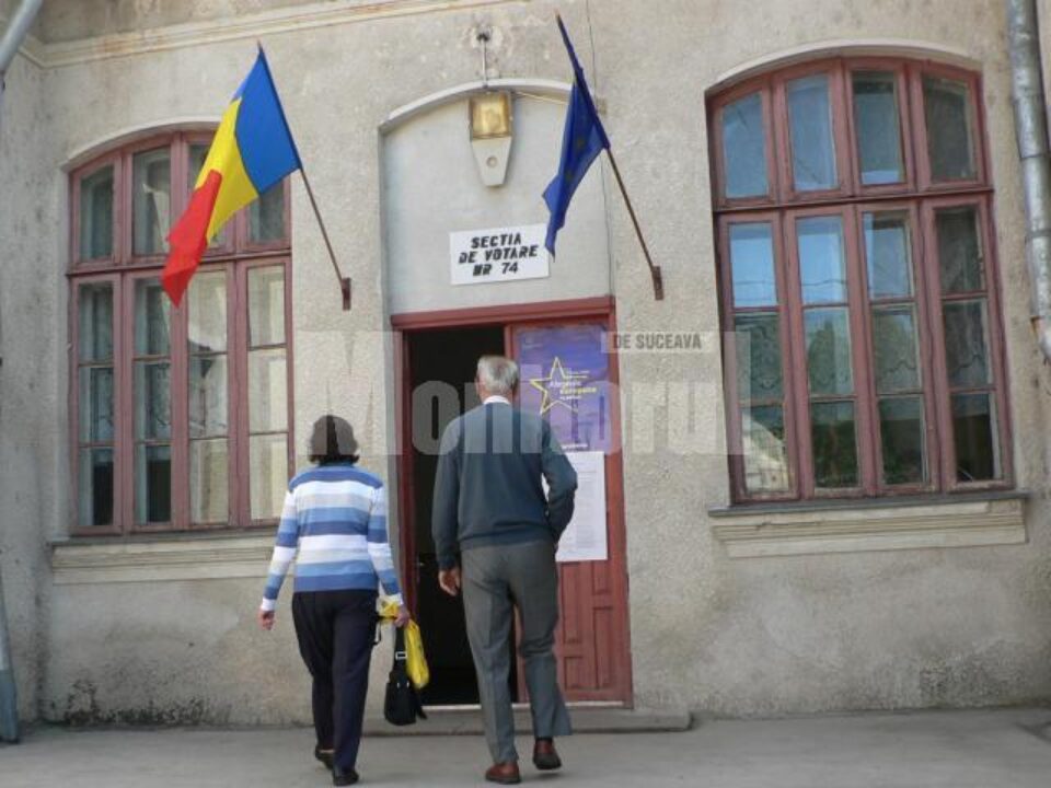 Înainte de a ajunge la biserică, persoanele vârstnice au făcut un popas la secțiile de