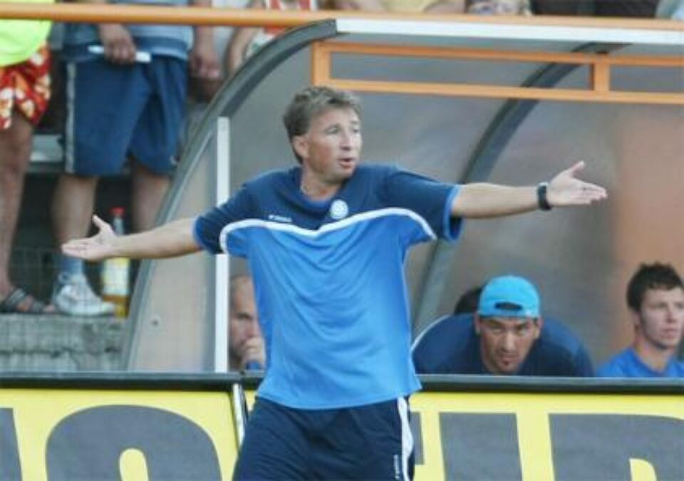 Dan Petrescu, la 90 de minute de cel mai important succes din cariera de antrenor Dan Petrescu, la 90 de minute de cel mai important succes din cariera de antrenor