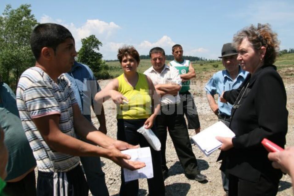 Reprezentanții a 14 familii din satul Bogata s-au răsculat ieri împotriva abuzurilor comise de Primăria Baia Reprezentanții a 14 familii din satul Bogata s-au răsculat ieri împotriva abuzurilor comise de Primăria Baia