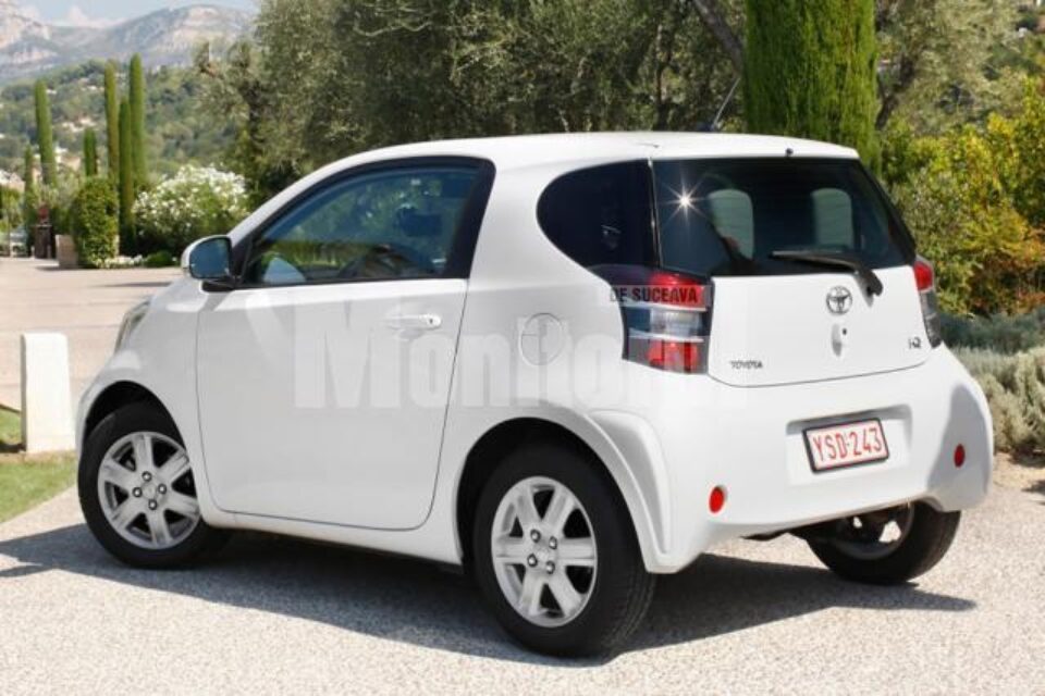 Toyota iQ