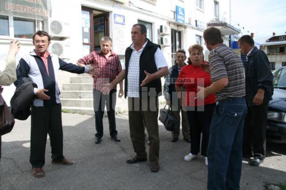 Conflictul a izbucnit între un grup de 11 bolnavi de insuficiență renală și firma privată DMV Suceava Conflictul a izbucnit între un grup de 11 bolnavi de insuficiență renală și firma privată DMV Suceava