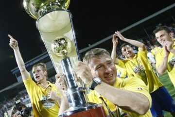 Dan Petrescu s-a îndrăgostit de trofeul Ligii I