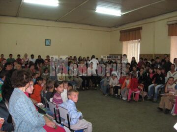 Tact pedagogic: Diplome pentru toți elevii Centrului Școlar Câmpulung