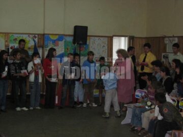 Tact pedagogic: Diplome pentru toți elevii Centrului Școlar Câmpulung