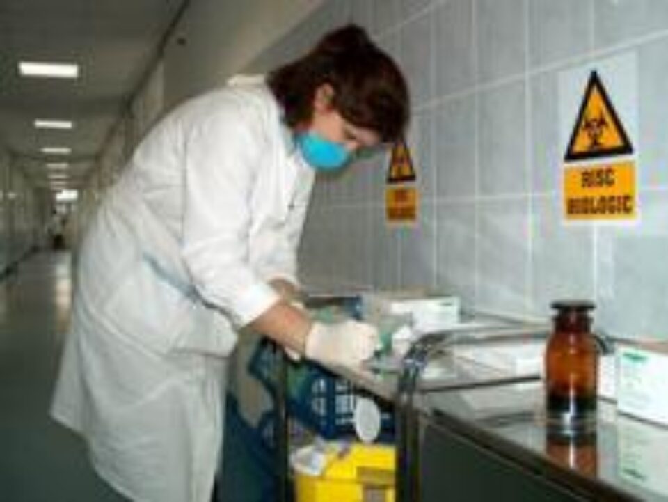În România sunt 16 cazuri confirmate de îmbolnăvire cu noul virus gripal AH1N1. Foto: MEDIAFAX