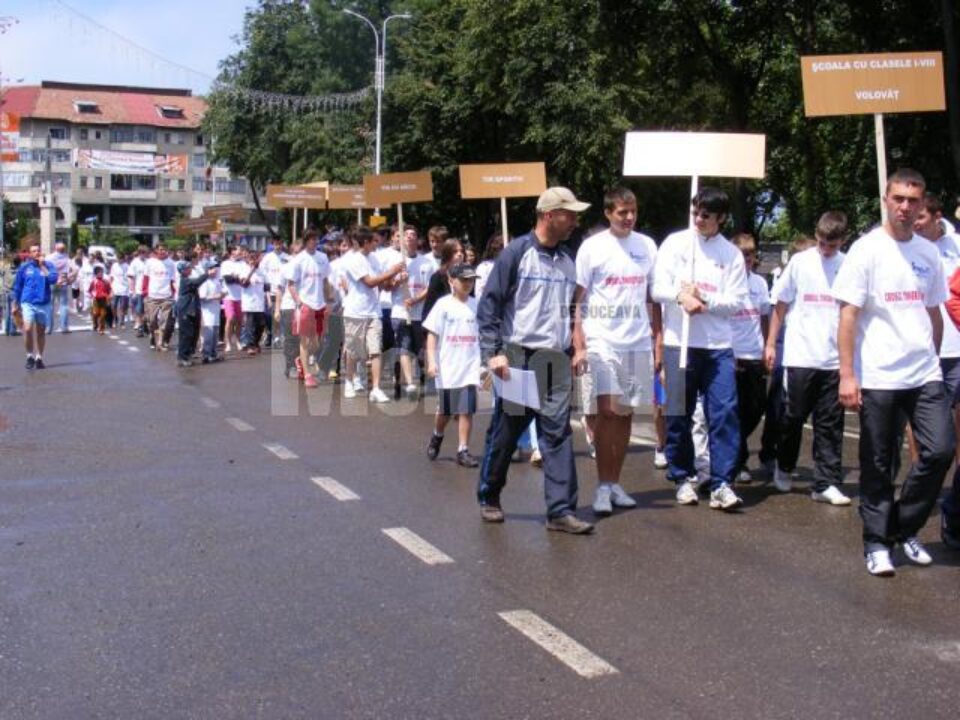 Crosul de la Rădăuți a adunat peste 700 de participanți Crosul de la Rădăuți a adunat peste 700 de participanți