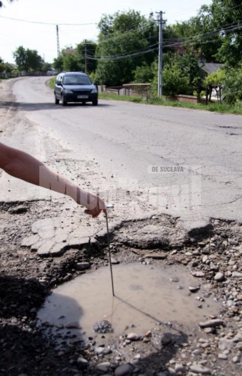 Imaginile surprinse ieri pe DJ 208 A sunt elocvente