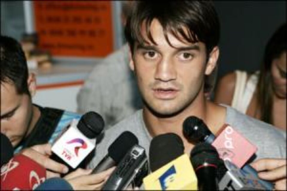 Chivu crede că sumele plătite de Real Madrid sfidează criza financiară Chivu crede că sumele plătite de Real Madrid sfidează criza financiară