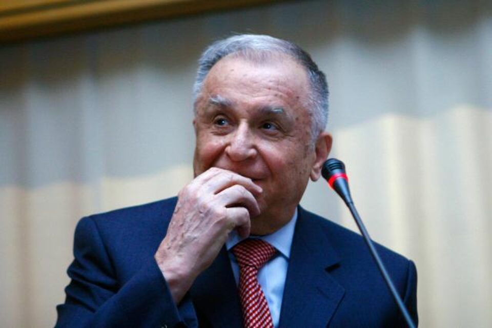 Ion Iliescu a fost scos de sub urmărire penală în dosarul mineriadei. Foto: MEDIAFAX