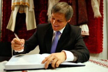 Dacian Cioloș are 60% șanse să devină comisar european. Foto: MEDIAFAX