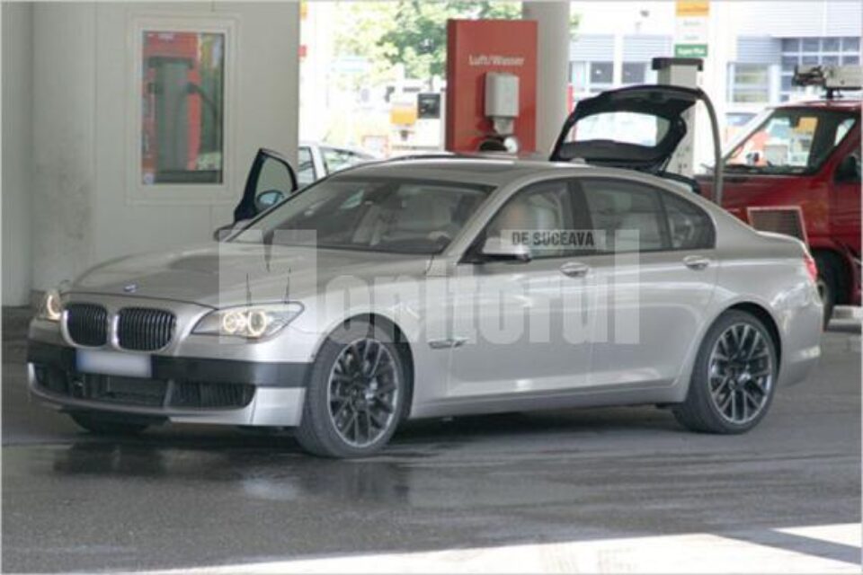 BMW M7 Prototype Test