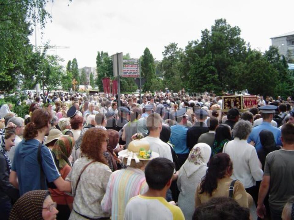 Pelerinaj: Mitropolitul Moldovei și Bucovinei vine de Sânziene la Suceava