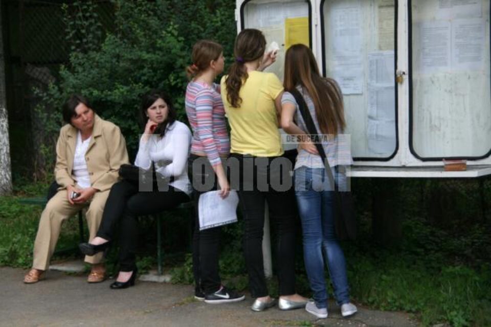 Prima probă la bac: Note de 9 și 10 pentru jumătate dintre candidații suceveni