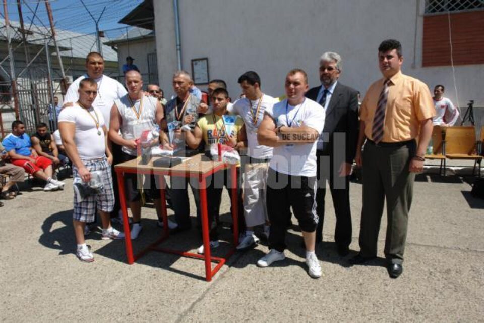 La final, câștigătorii s-au fotografiat alături de organizatori