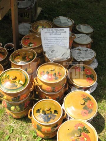 Creații artistice: Măiestrie și inventivitate, la Târgul de Sânziene al meșterilor populari